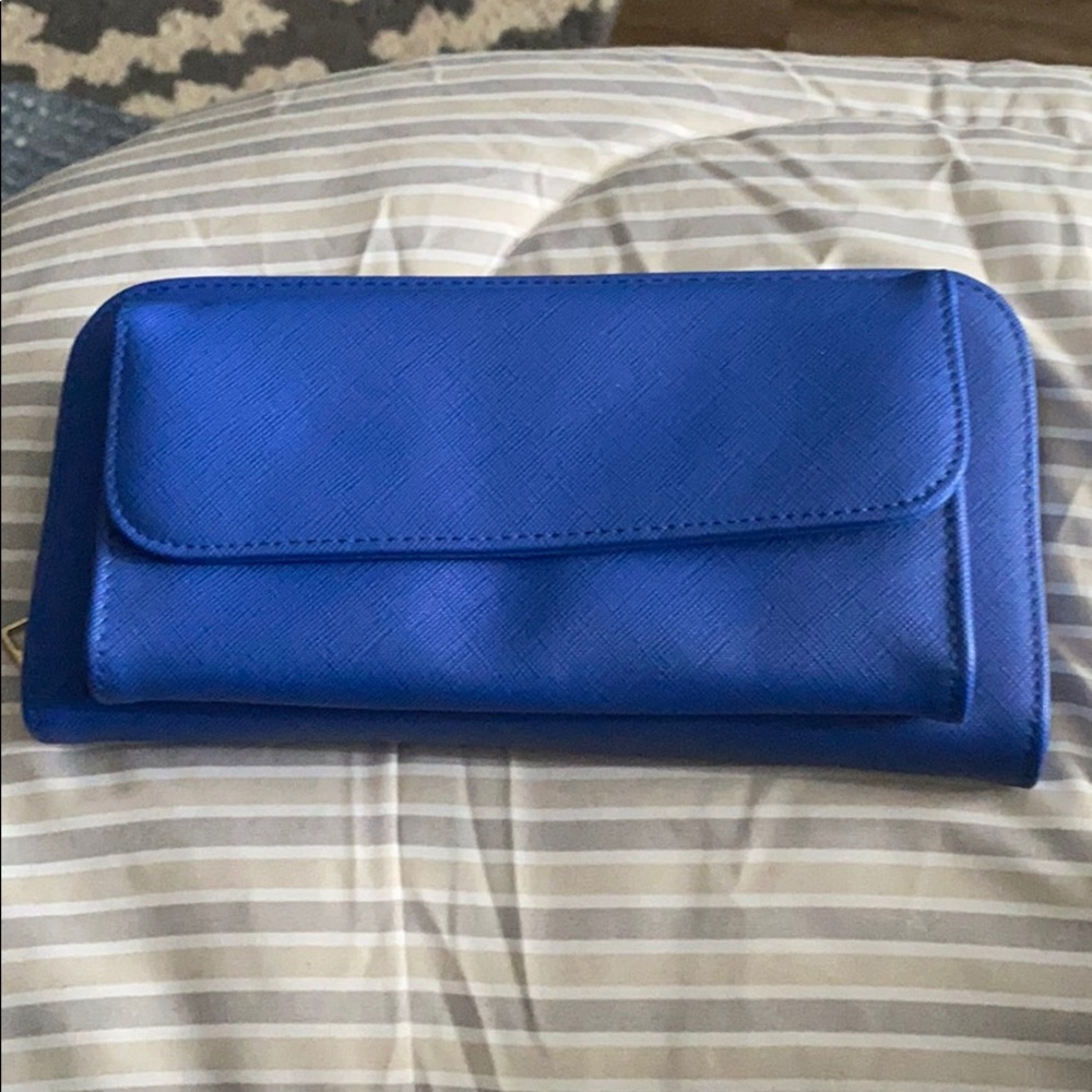 COPY - Blue wallet
